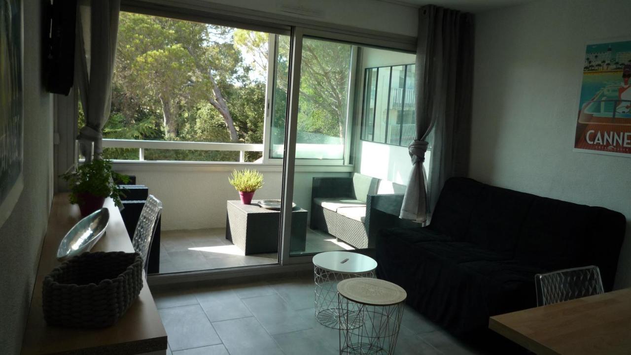 Appartementfrontdemersaintraphaelsantalucia Saint-Raphael (Var) Exterior foto