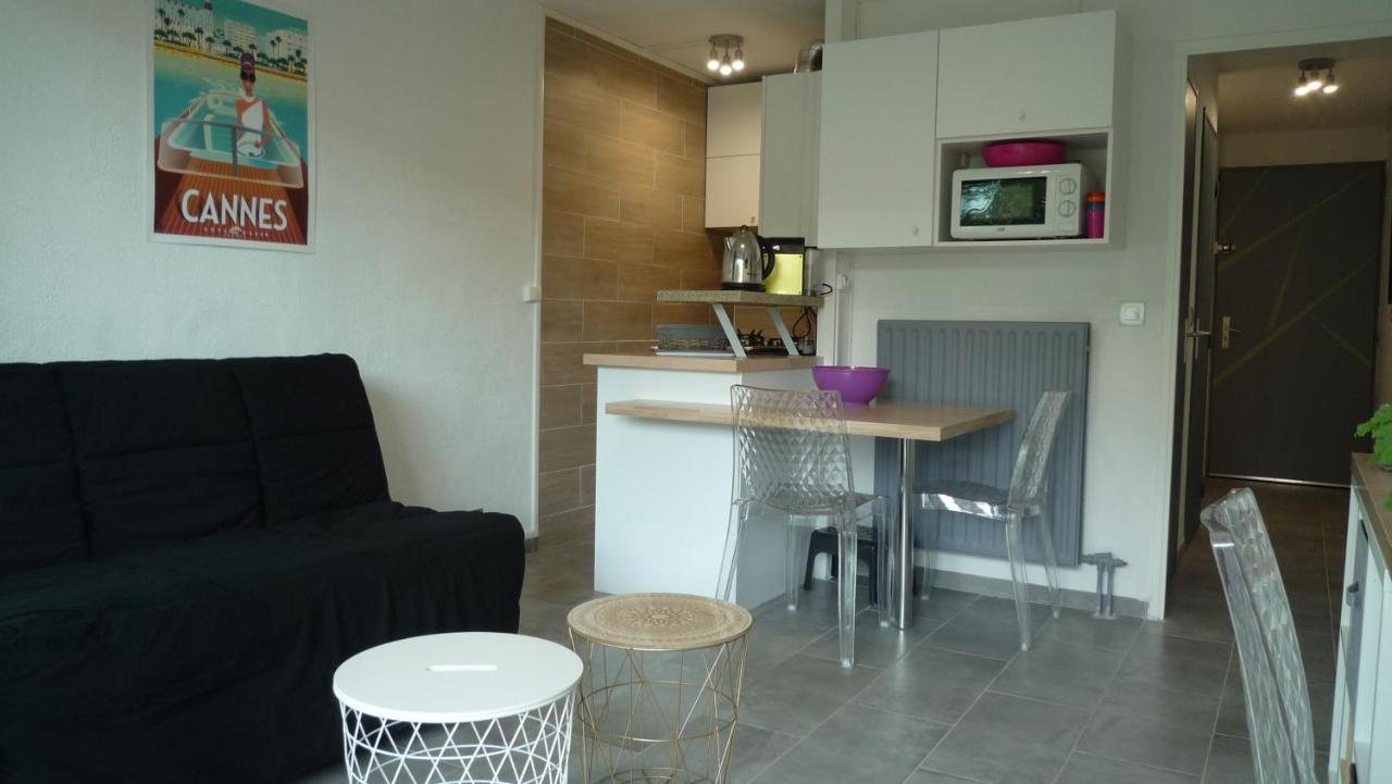 Appartementfrontdemersaintraphaelsantalucia Saint-Raphael (Var) Exterior foto