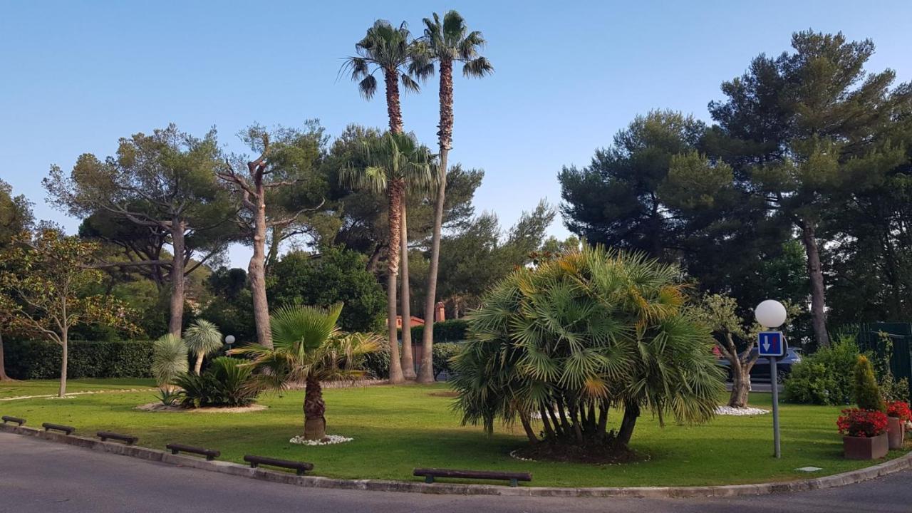 Appartementfrontdemersaintraphaelsantalucia Saint-Raphael (Var) Exterior foto