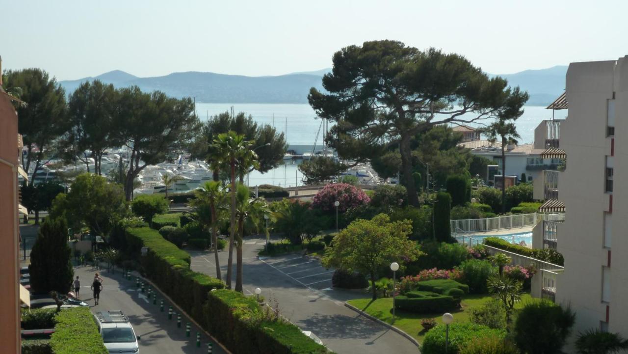 Appartementfrontdemersaintraphaelsantalucia Saint-Raphael (Var) Exterior foto